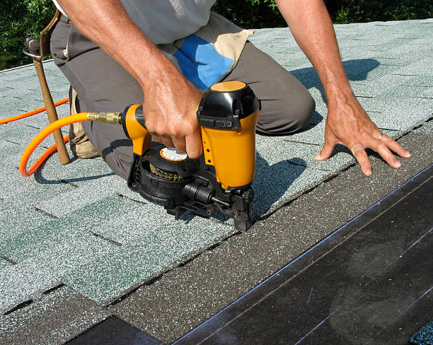 Best Commercial Roofing Services  in Larimore, ND